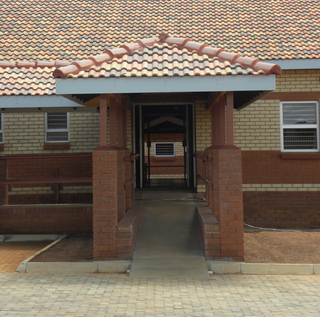 KWAMHLANGA POLICE STATION Lemon Pebble